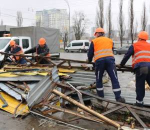 Демонтаж тимчасових споруд у Києві