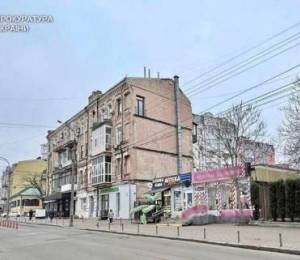 Два жителя Киева незаконно заняли земельный участок на Подоле