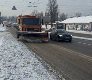 Уборка снега в Киеве