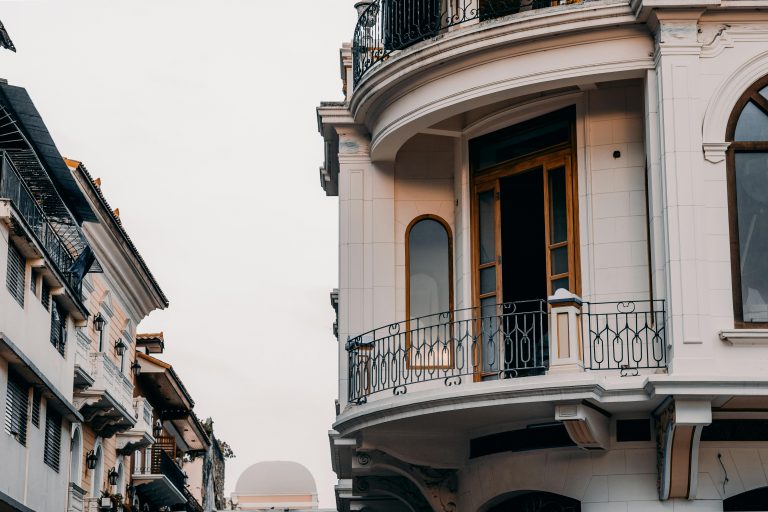 Как безопасно купить квартиру: практический гид