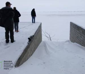Незаконні роботи на території прибережної захисної смуги Київського водосховища