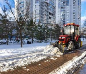 У Києві працює 246 одиниць спецтехніки для прибирання снігу