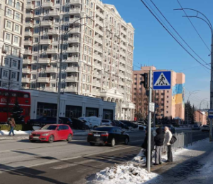 На улице Михаила Максимовича установлен новый светофор