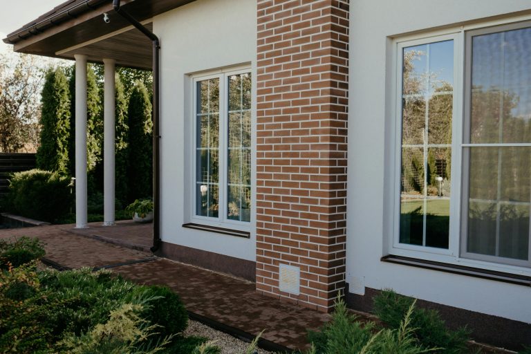 Что лучше для жизни — квартира или частный дом?