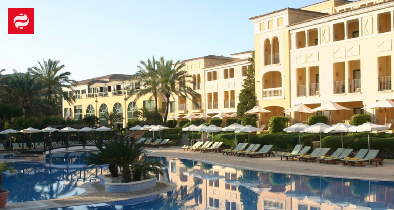 Booking удалил отели иранского бизнесмена, связанного с КСИР