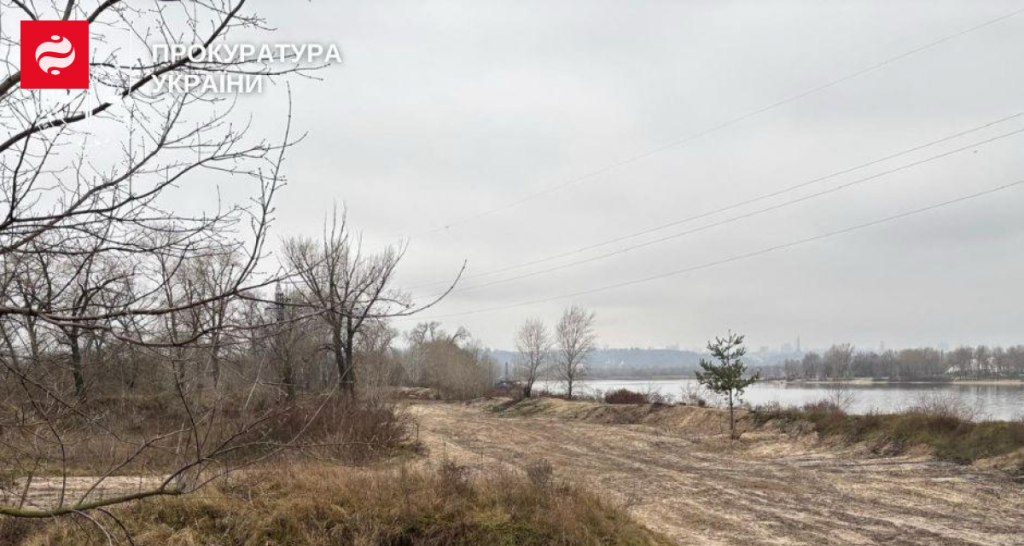 Хозяйственный суд Киева рассматривает иск о расторжении договора аренды 4 га земли на Осокорках