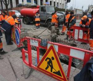 В Киеве продолжается ремонт дорог после зимы