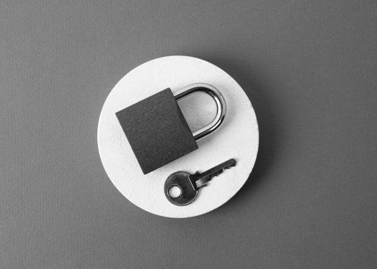 Как не попасть на мошенников при покупке квартиры: проверка перед сделкой