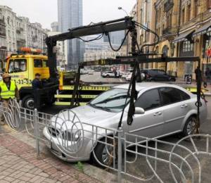 Зміна вартості транспортування тимчасово затриманих автомобілів у Києві