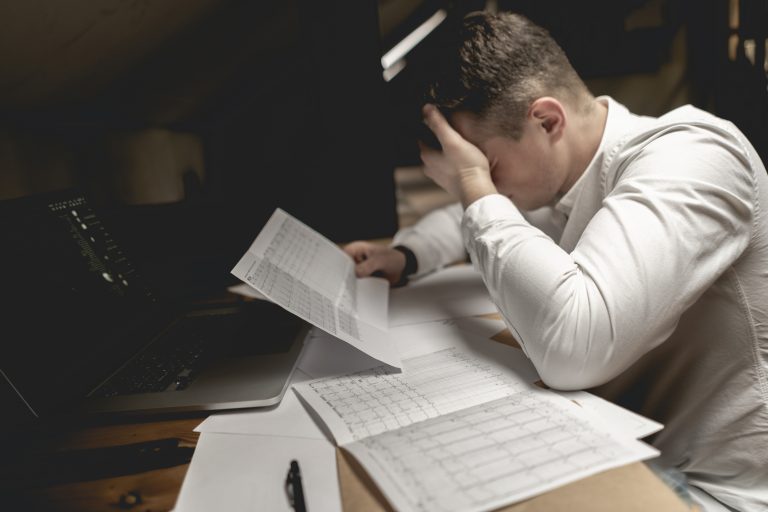 Можно ли продать квартиру с юридическими проблемами