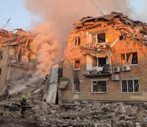 Атака на Киев: повреждения и пожары по всему городу