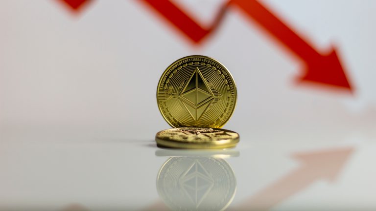 Покупатель предлагает занизить сумму в договоре купли-продажи: чем это опасно для продавца